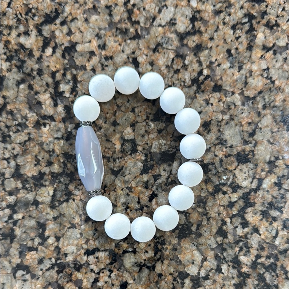 Elegant White Beaded Bracelet